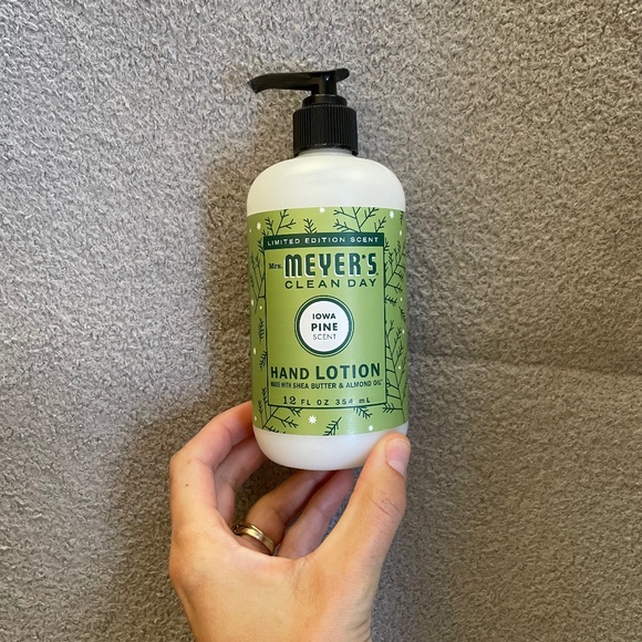 Mrs. Meyer's Clean Day Iowa Pine Hand Lotion - Picture 2 of 3